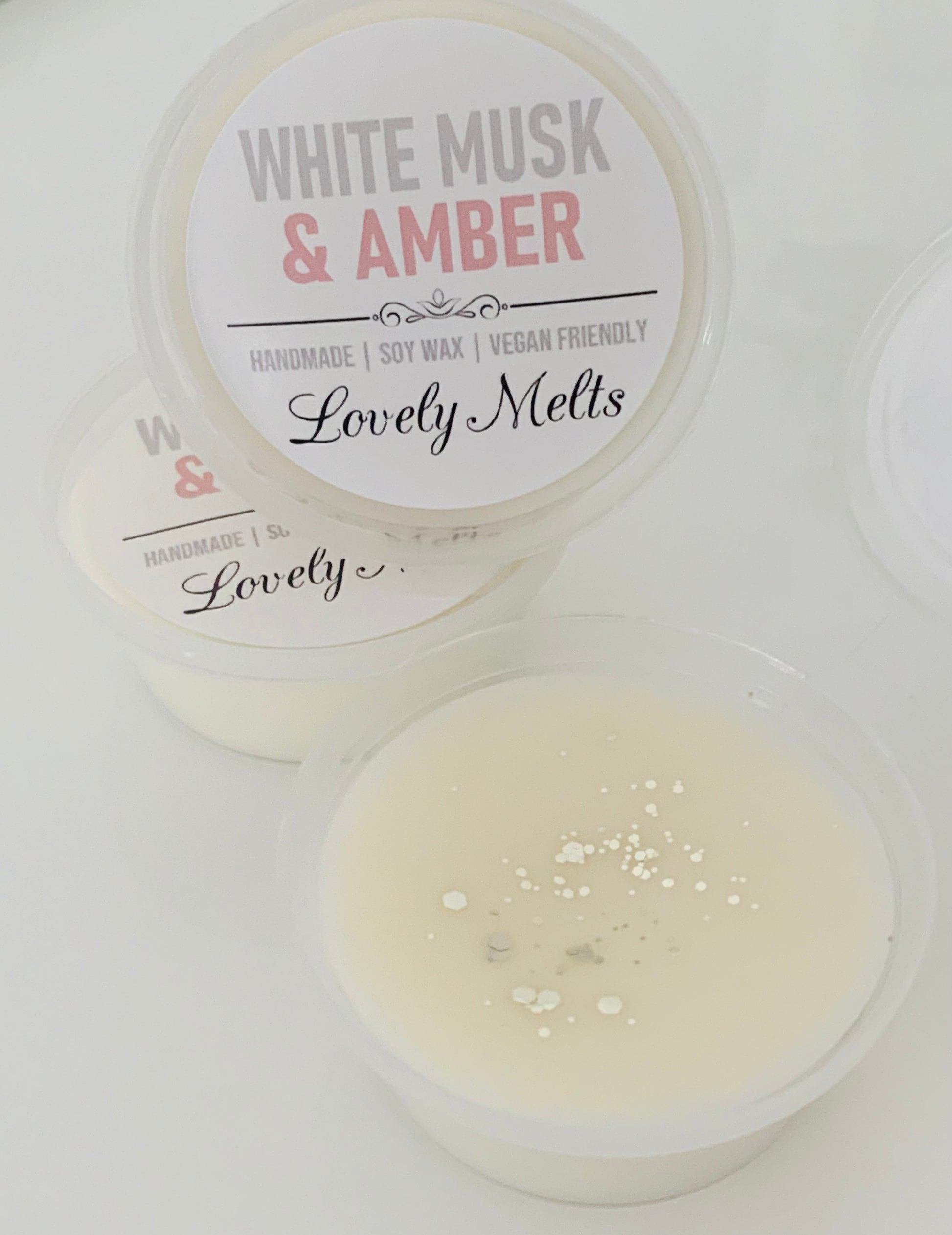white musk and amber wax melts